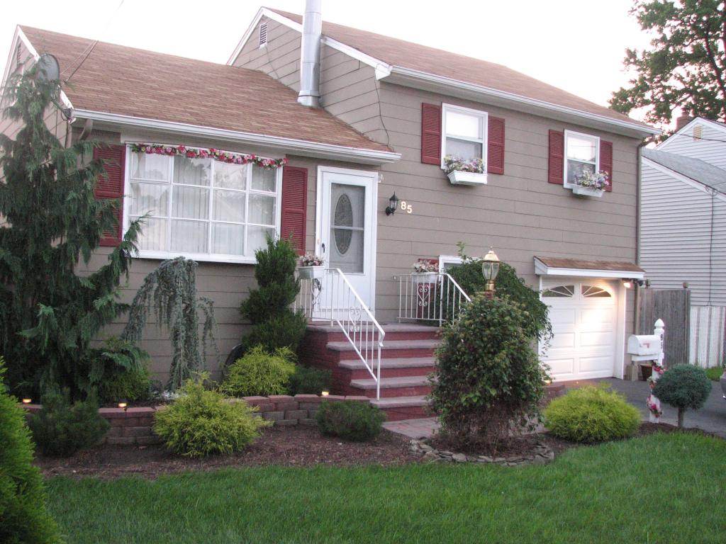 MLS #/Web ID: 2696133