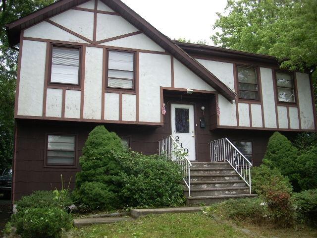 210 MAIN ST