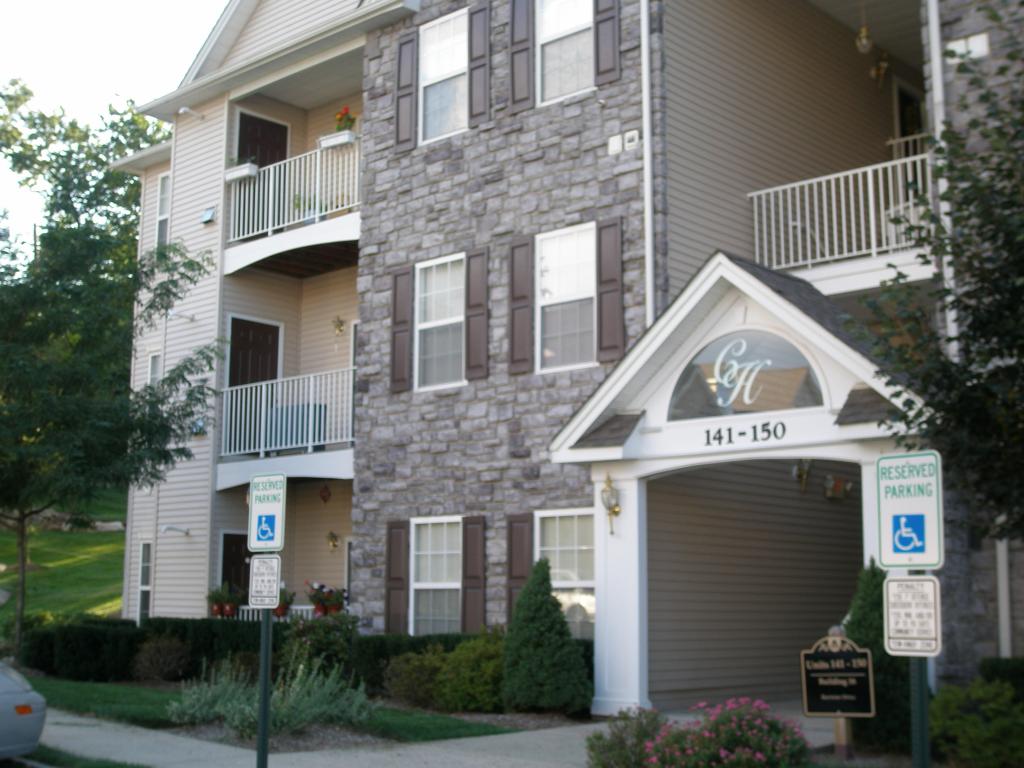 MLS #/Web ID: 2704833