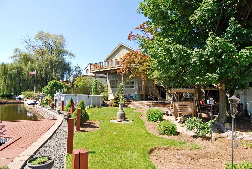 7 BRIGHTS POINT RD