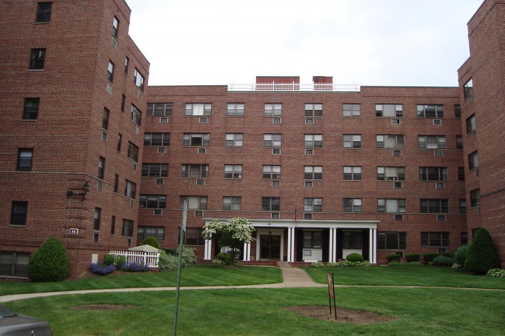 44 Hill St