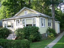 18 ABBOTT DR