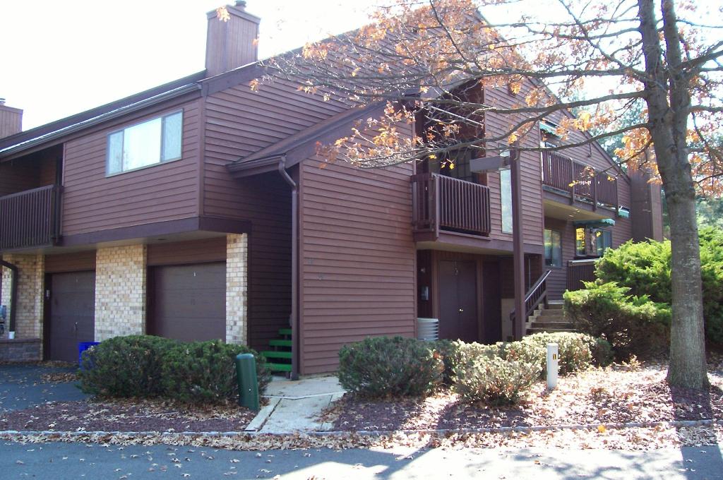 40 SUMMIT CT