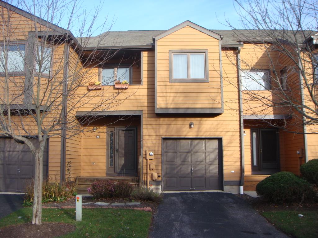 702 CLARK CIR