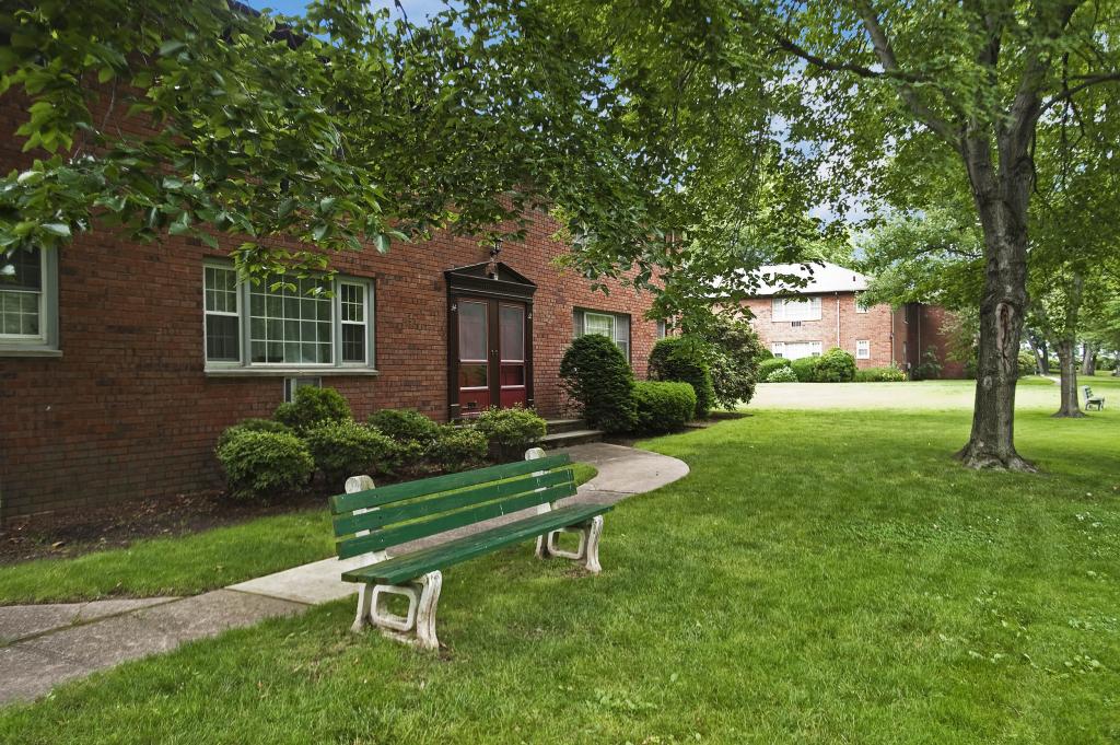 32 A Lakeside Village,1st flr