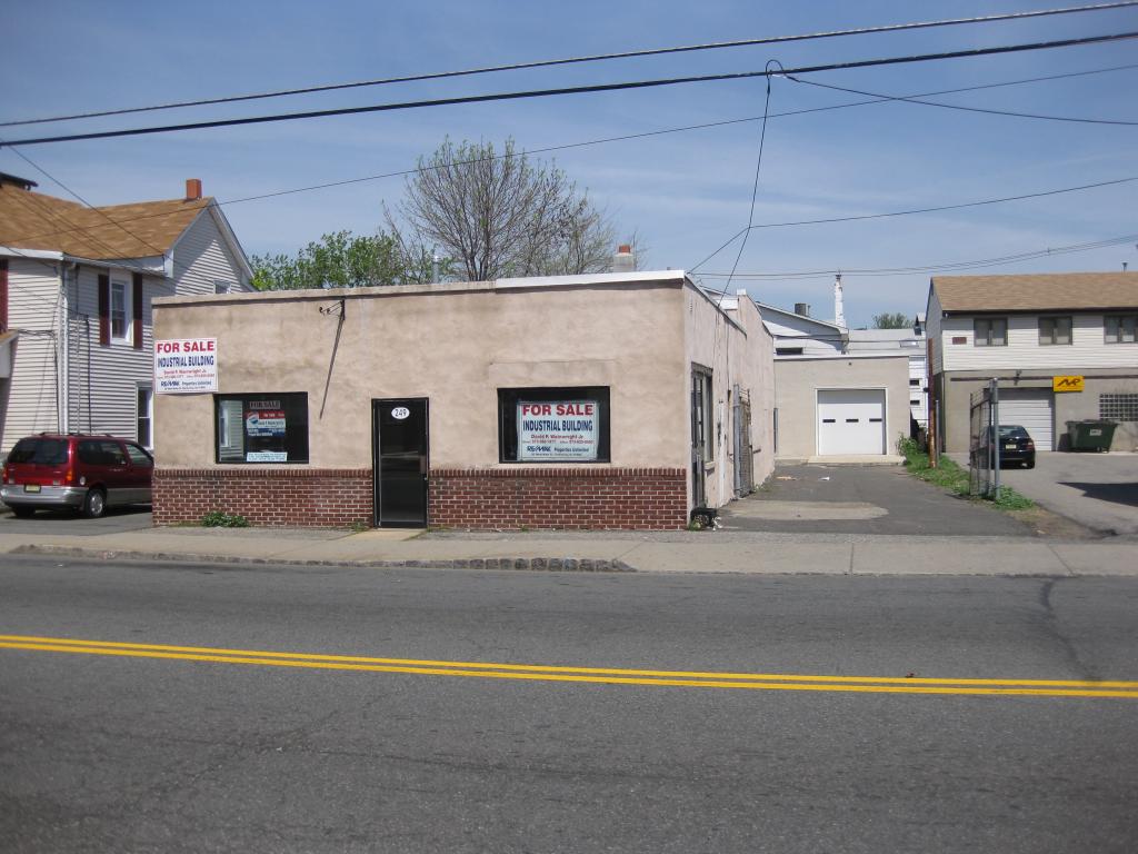 MLS #/Web ID: 2582334