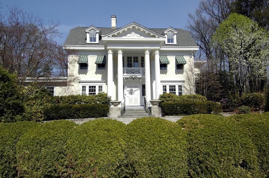 319 Hillside Avenue