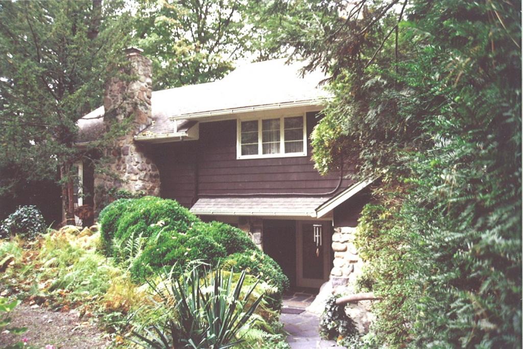 2 Thompson Road