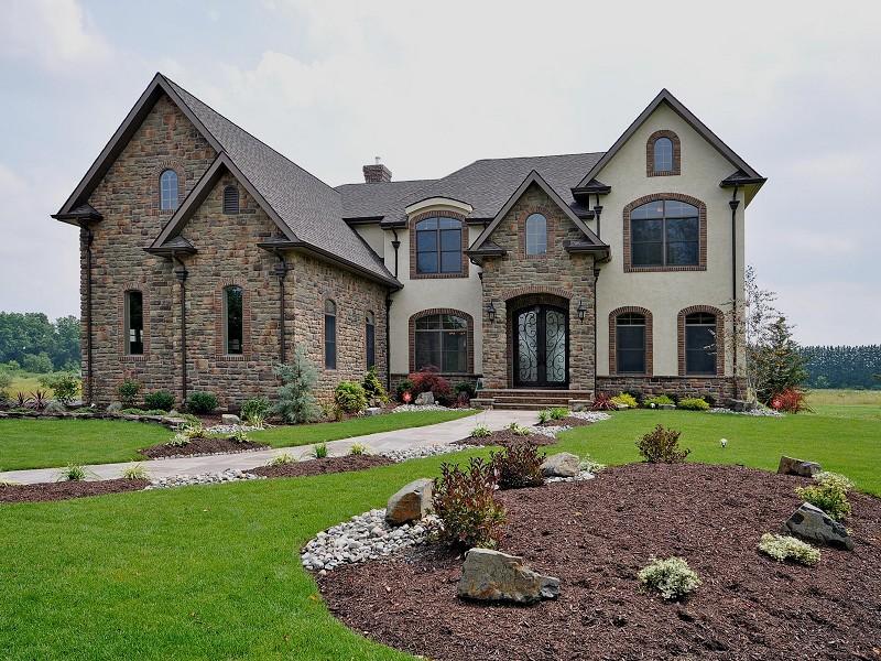 MLS #/Web ID: 2702234