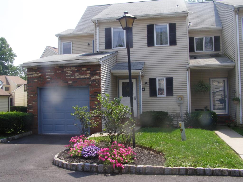 MLS #/Web ID: 2709534