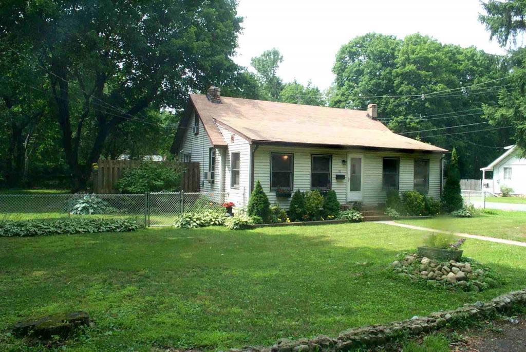 21 ELIZABETH LN
