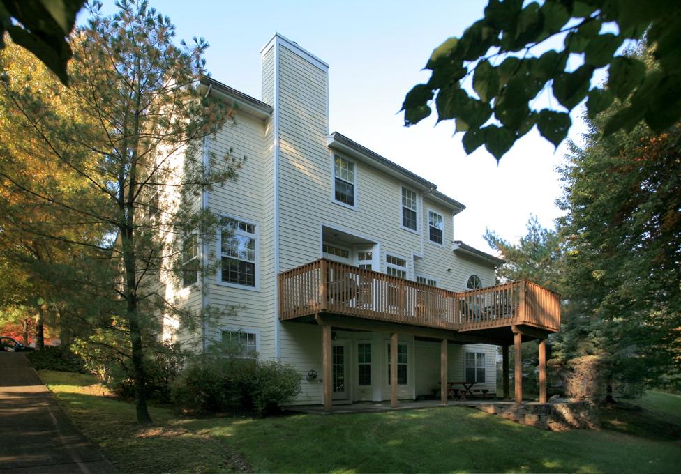 57 HUNTINGTON RD
