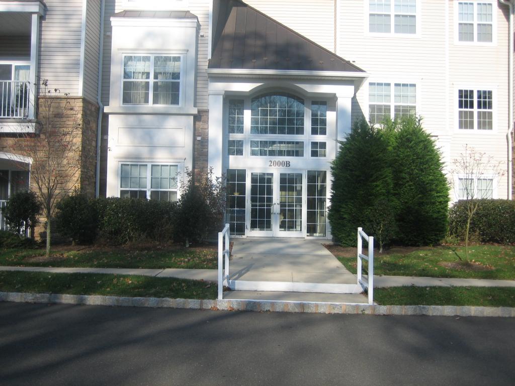 MLS #/Web ID: 2726734
