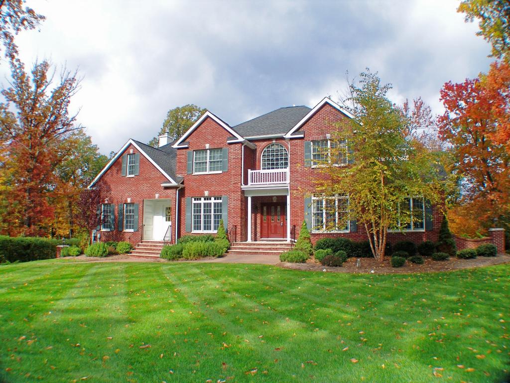 MLS #/Web ID: 2729834