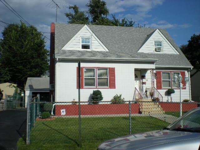 24 ABERDEEN CT