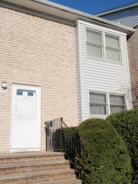 MLS #/Web ID: 2663935