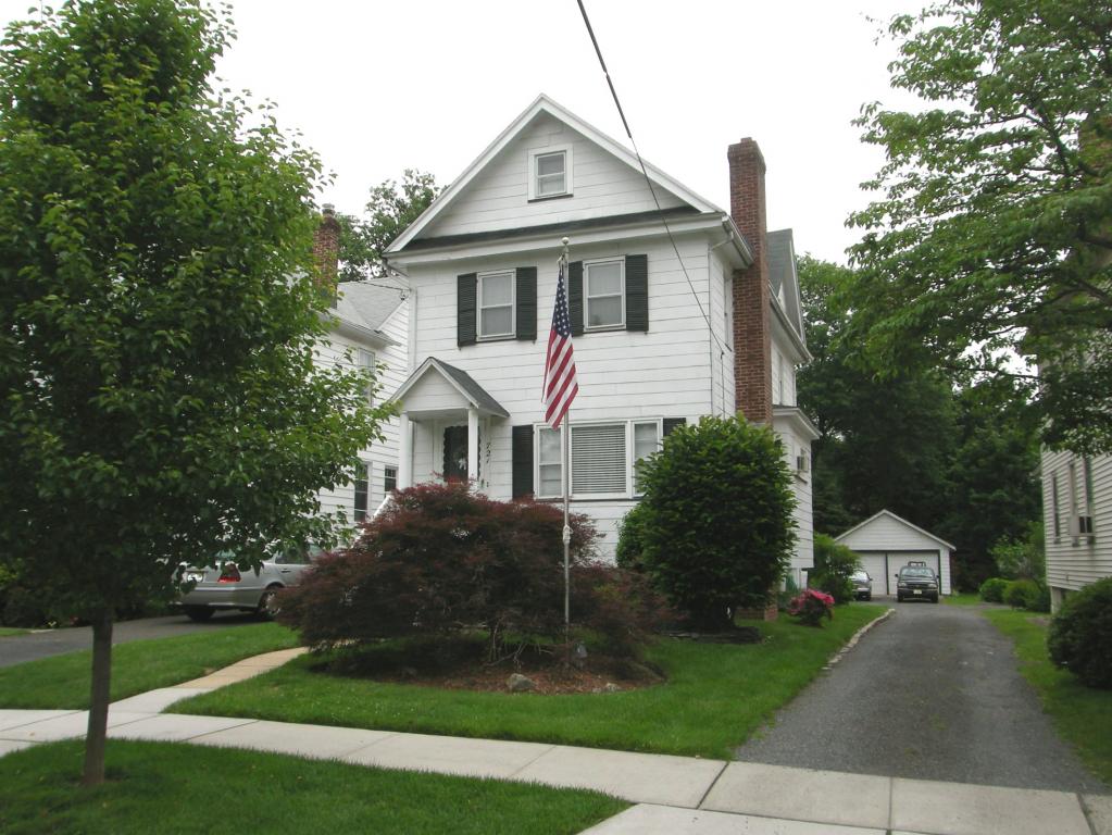 721 SUMMIT AVE