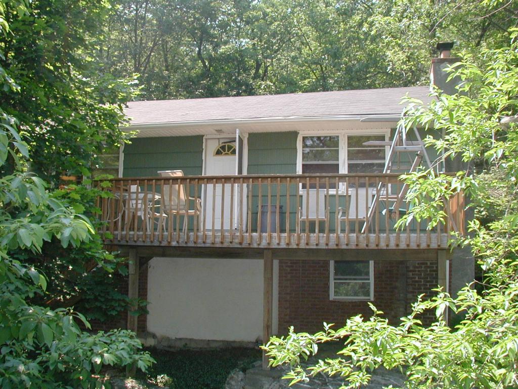 155 BLUEBERRY HILL
