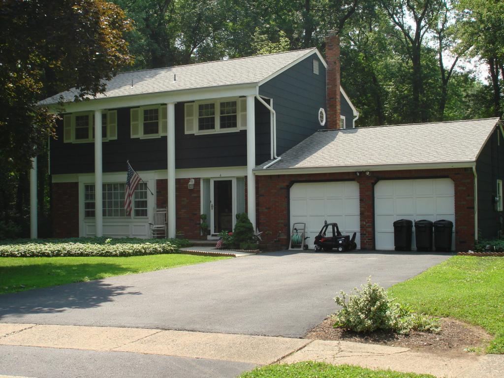 MLS #/Web ID: 2696335