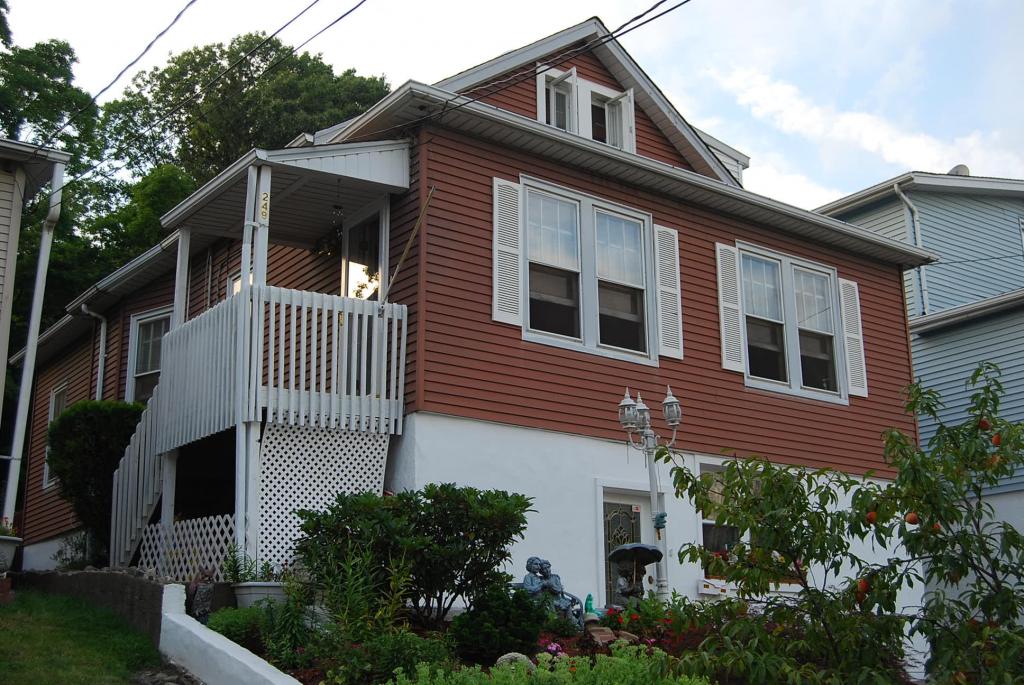 249 N 13TH PL