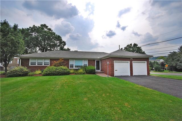 MLS #/Web ID: 2702535