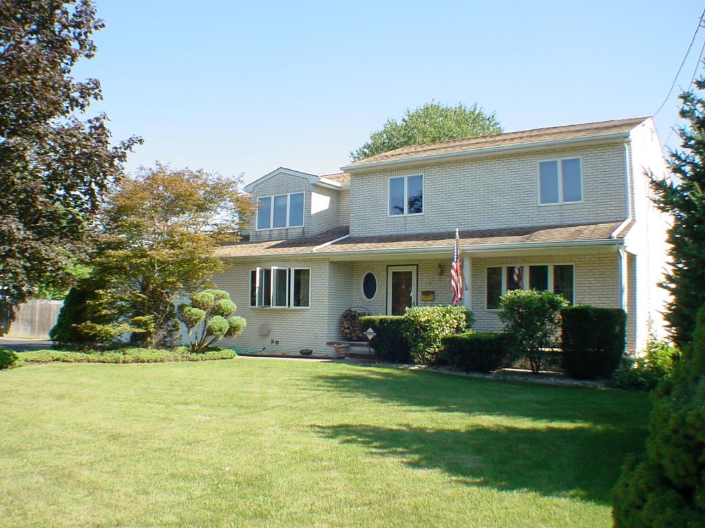 6 LEONARD AVE