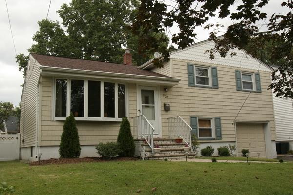 MLS #/Web ID: 2716635