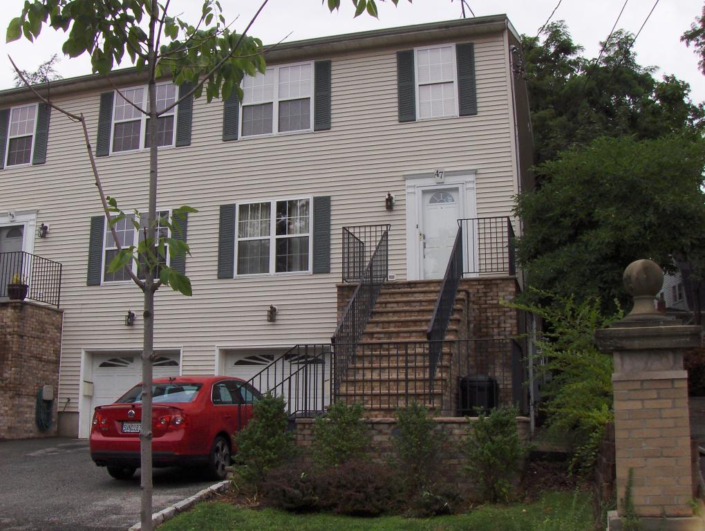 MLS #/Web ID: 2719835