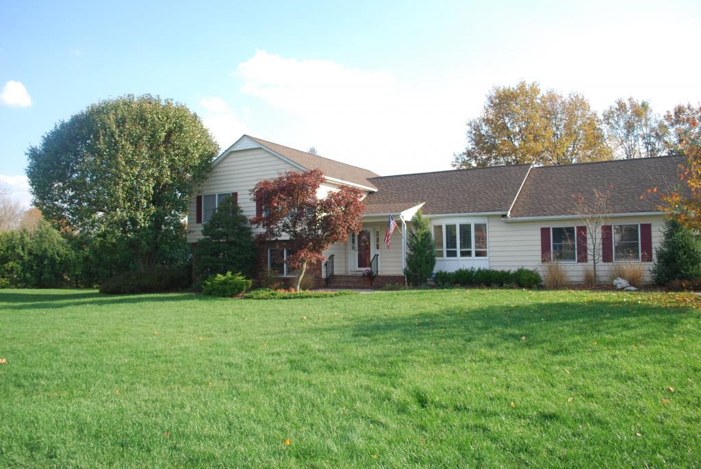 410 CLOVER CT