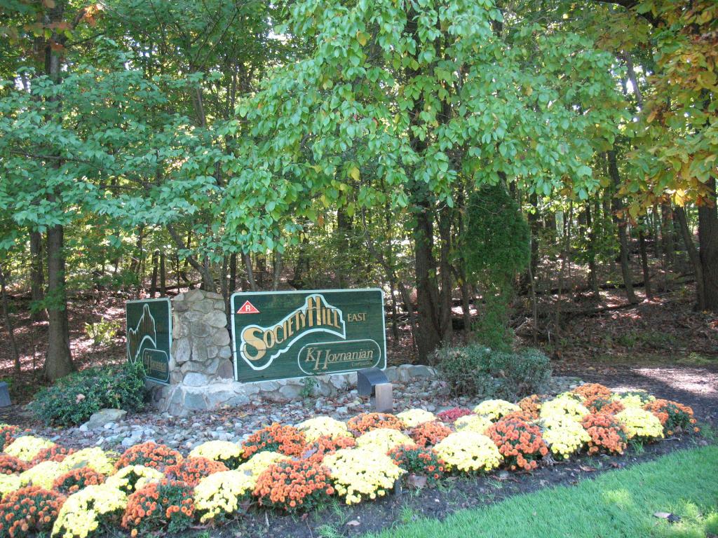 389 MCDOWELL DR