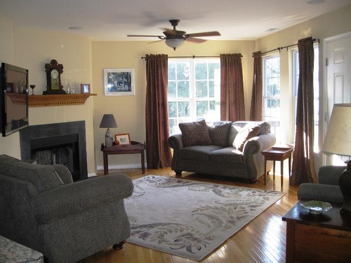 8 N RAILROAD AVE