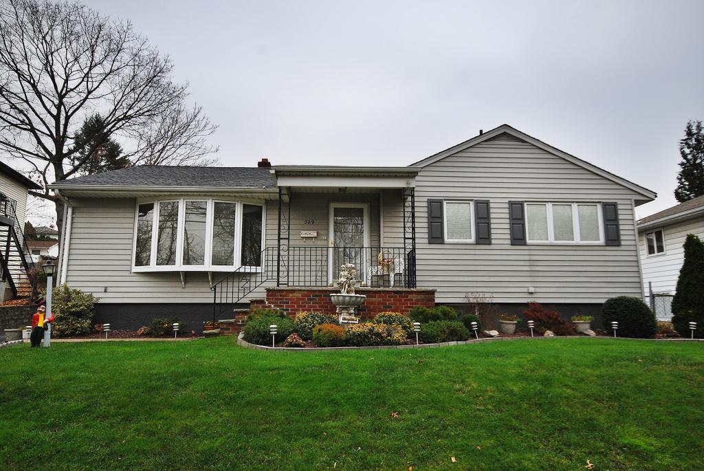 MLS #/Web ID: 2729135