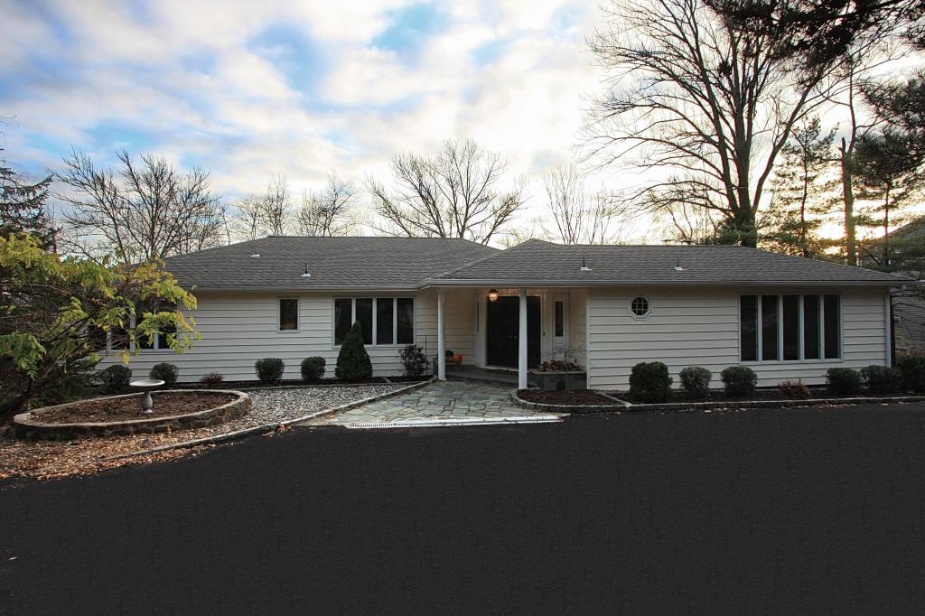 MLS #/Web ID: 2729435