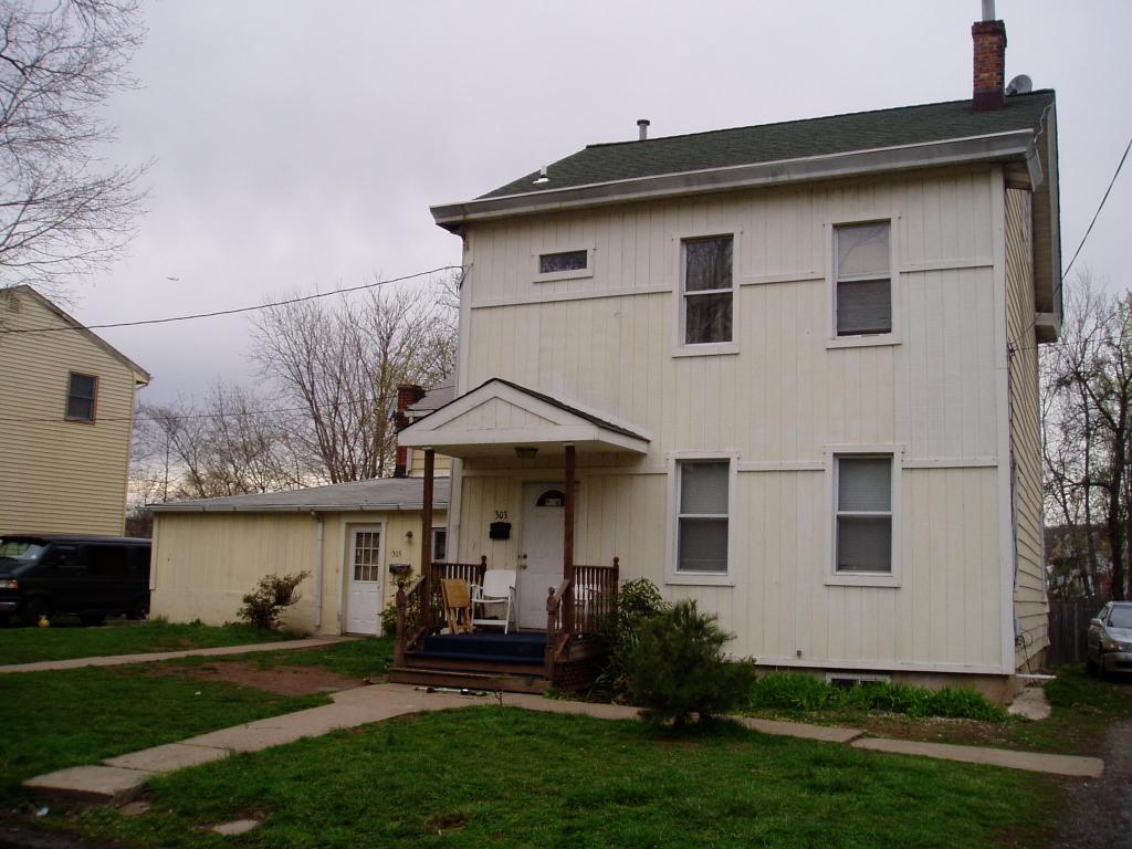 303-305 W MAIN ST