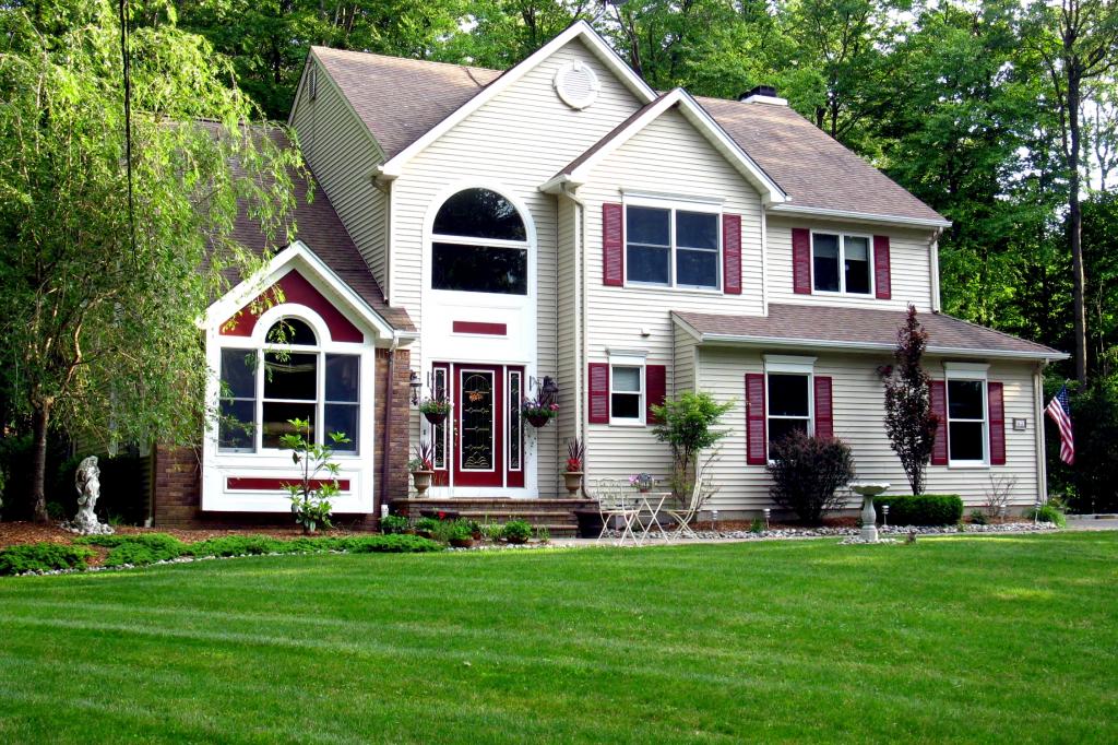 63 LEE HILL RD
