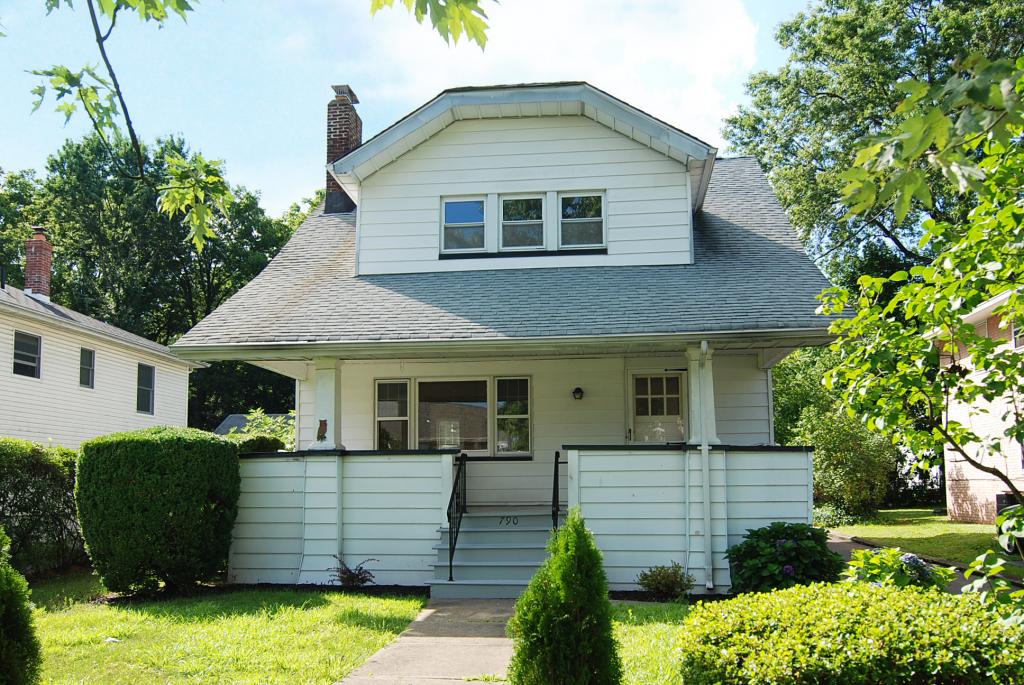 790 W Broad Street