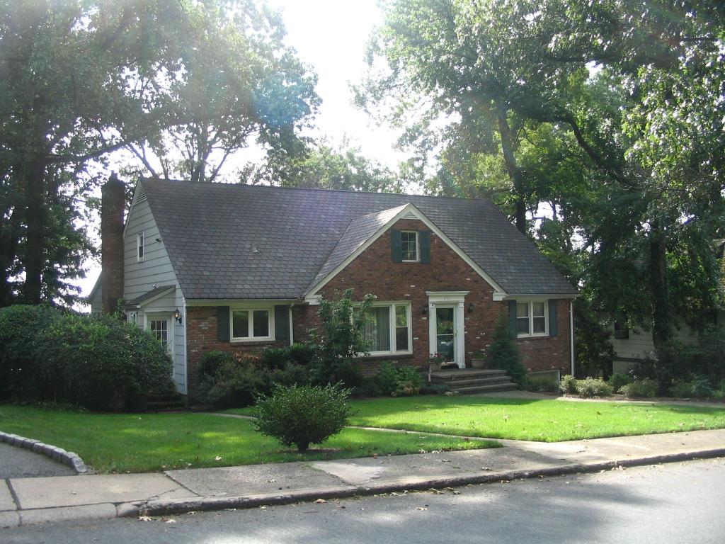 426 HARDING DR