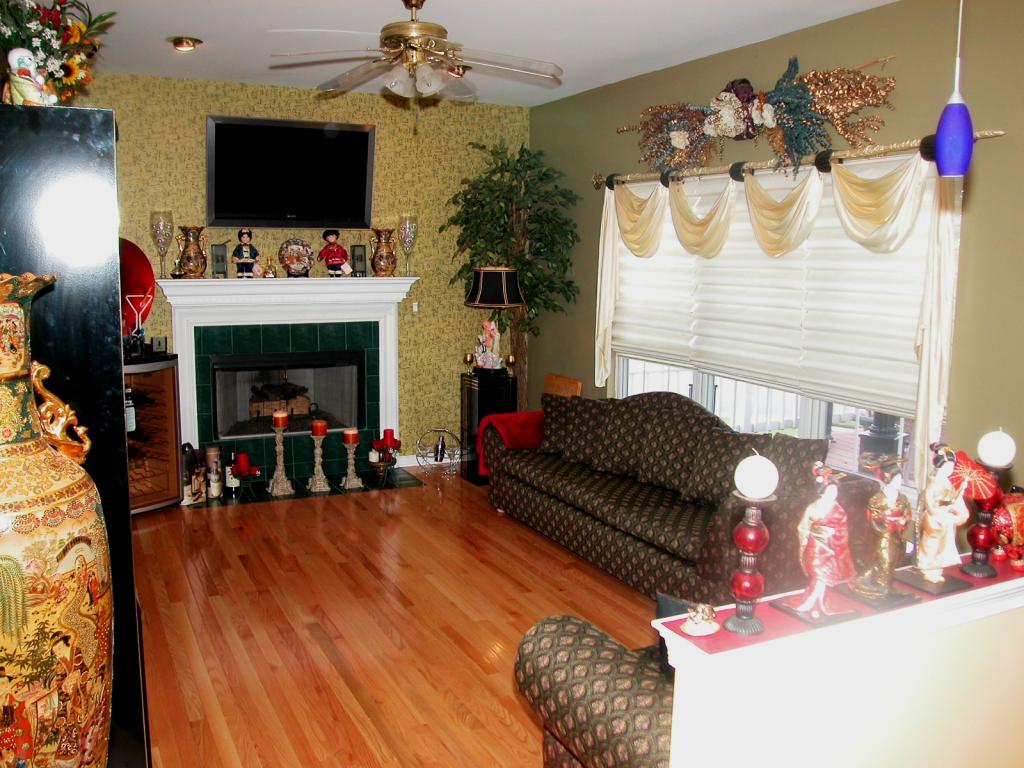 910 TYLER CIRCLE