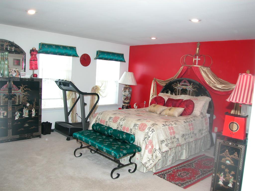 910 TYLER CIRCLE