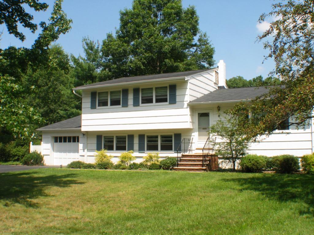 8 Pinchbrook Drive