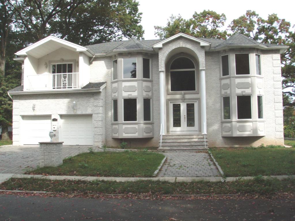 359 MARGUERITE ST