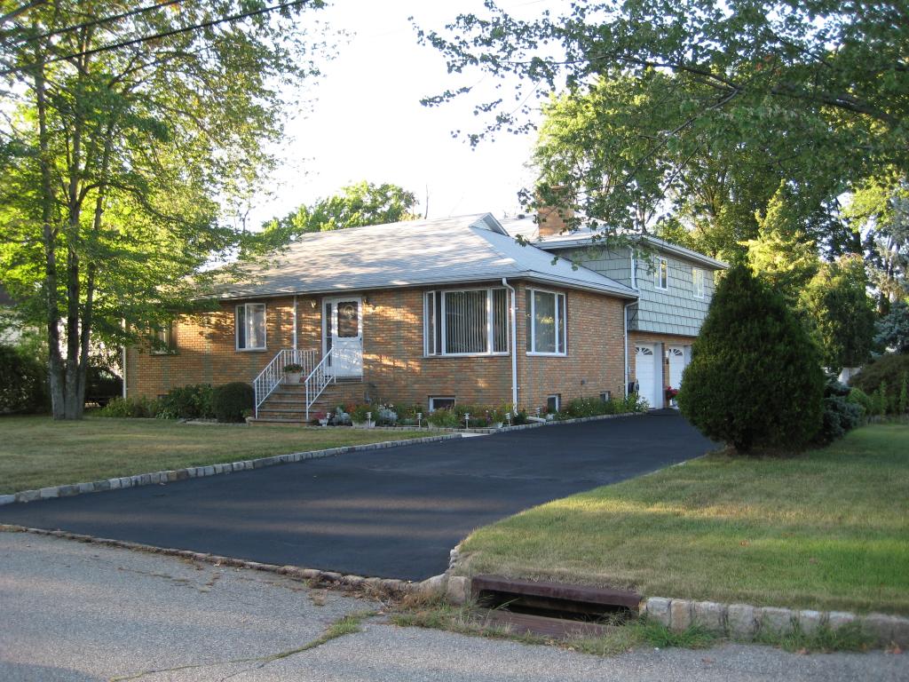 MLS #/Web ID: 2724536