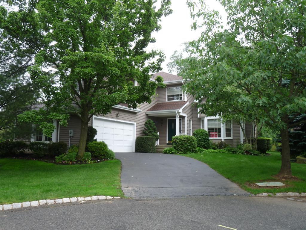 MLS #/Web ID: 2726936