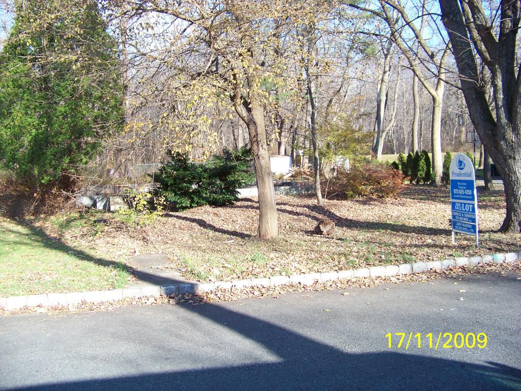 118 RIVER DR
