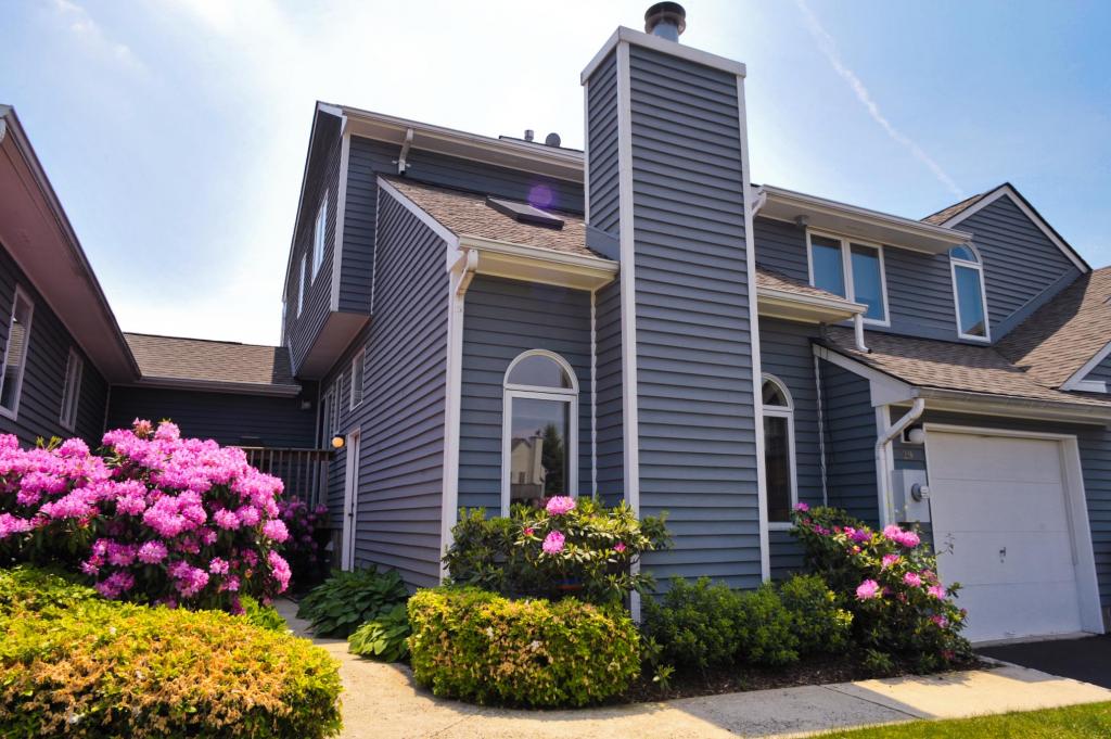 29 KNUTSEN DR