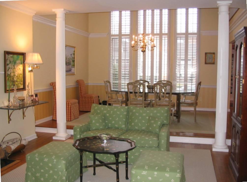 4 ROLLING HILL CT