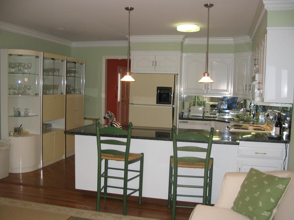 4 ROLLING HILL CT