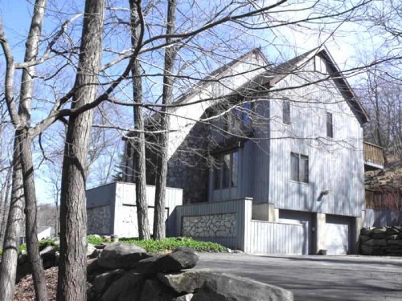 11 BLACK OAK LN
