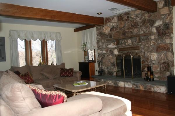 11 BLACK OAK LN
