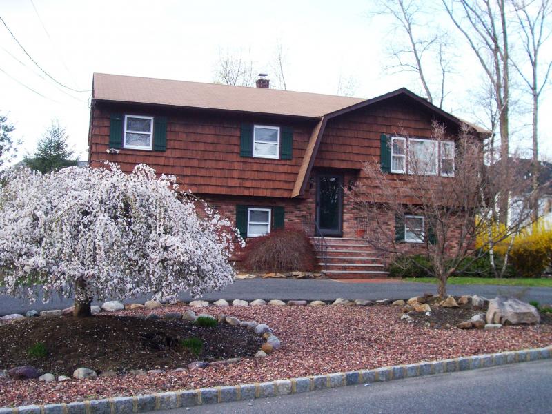 MLS #/Web ID: 2726537
